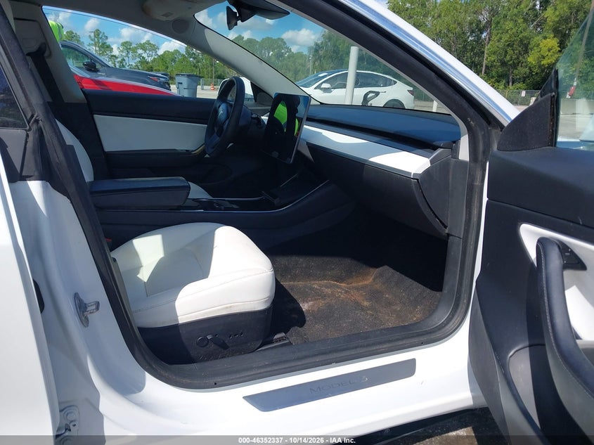 2020 TESLA MODEL 3 STANDARD RANGE PLUS REAR-WHEEL DRIVE/STANDARD RANGE REAR-WHEEL DRIVE · Фото 5