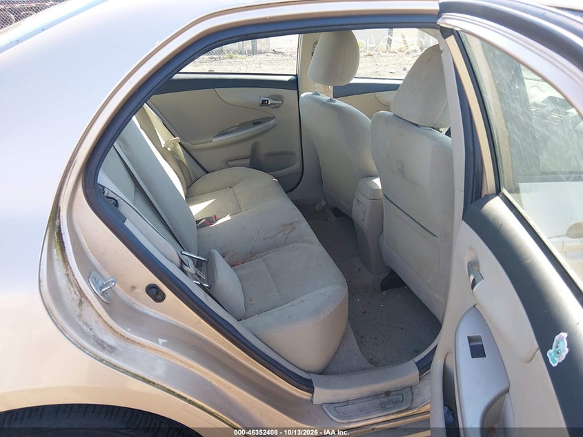 2012 TOYOTA COROLLA LE · Фото 8