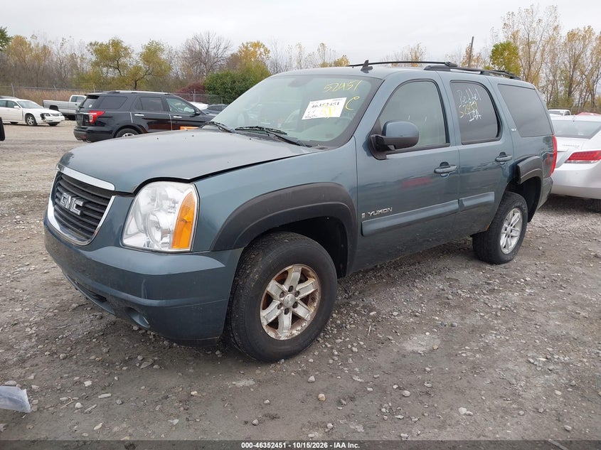 2009 GMC YUKON SLT2 · Фото 2