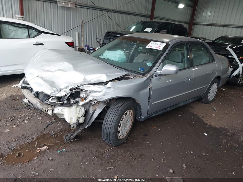 2001 Honda Accord 2.3 Lx, Front End, IAAI, VIN 1HGCG56441A047190 — photo 2