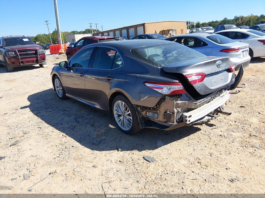 TOYOTA CAMRY - zdjęcie 3