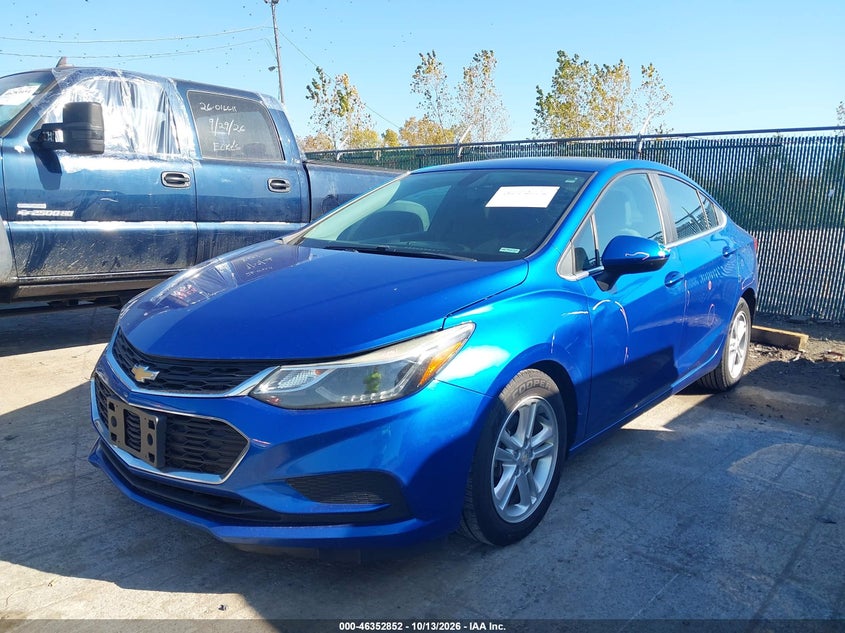 2017 Chevrolet Cruze Lt Auto, Удар сзади, IAAI, VIN 1G1BE5SMXH7109035 — фото 2