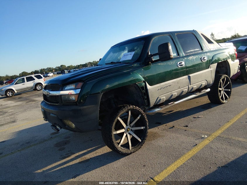 2002 Chevrolet Avalanche 1500, Normal Wear & Tear, IAAI, VIN 3GNEK13T72G124946 — photo 2