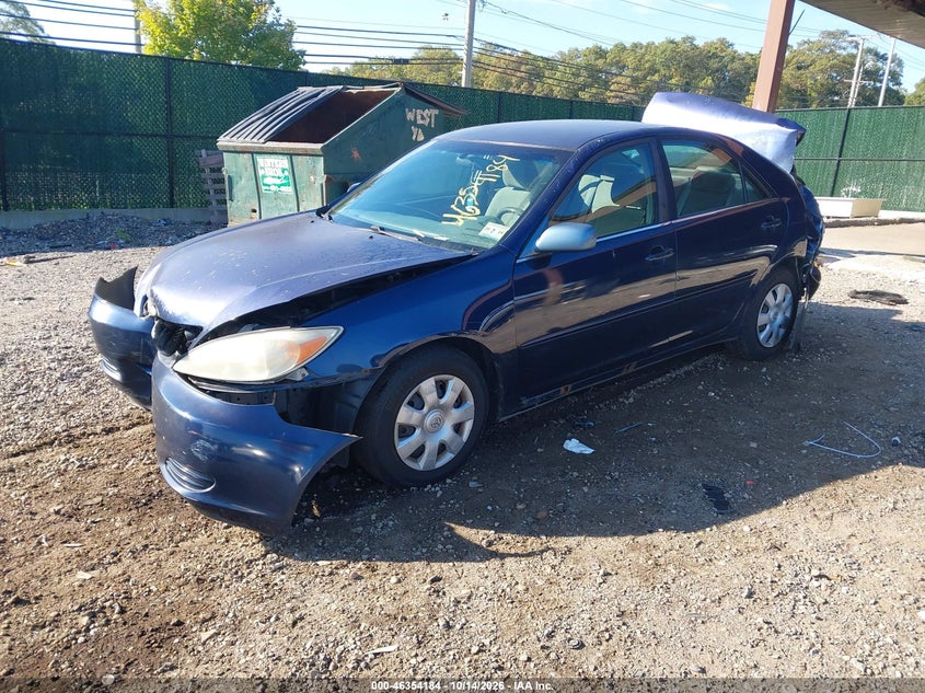 2002 Toyota Camry Le, Удар сзади, IAAI, VIN 4T1BE32K12U581784 — фото 2