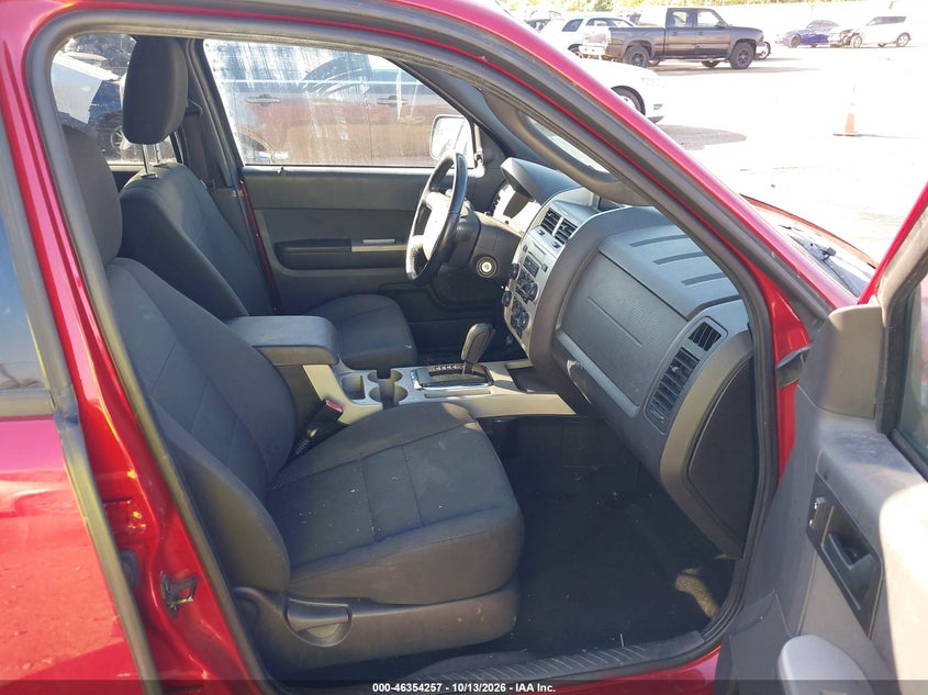 2010 FORD ESCAPE XLT · Photo 5