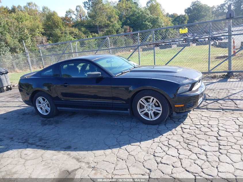 2011 FORD MUSTANG V6 · Фото 13