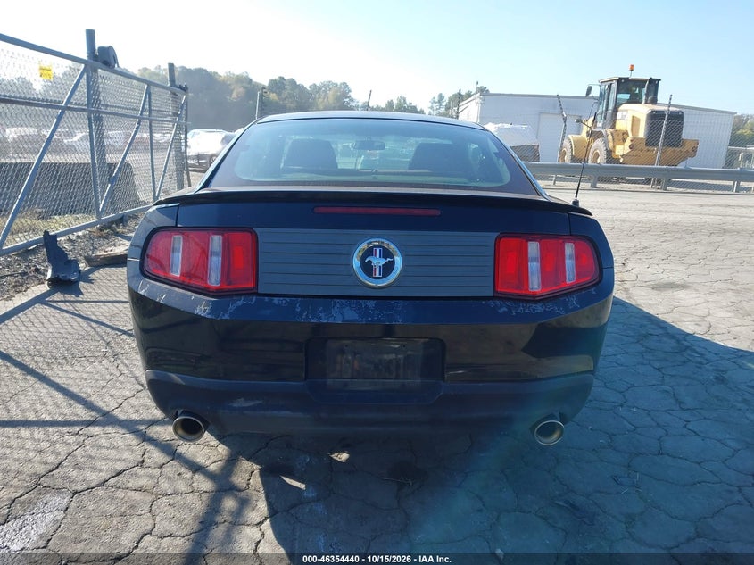 2011 FORD MUSTANG V6 · Фото 16