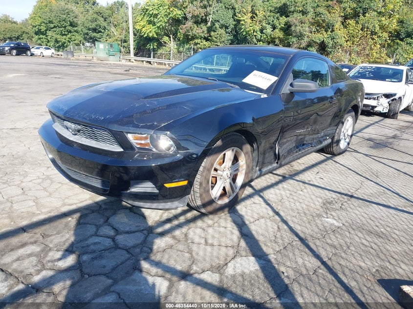 2011 FORD MUSTANG V6 · Фото 2