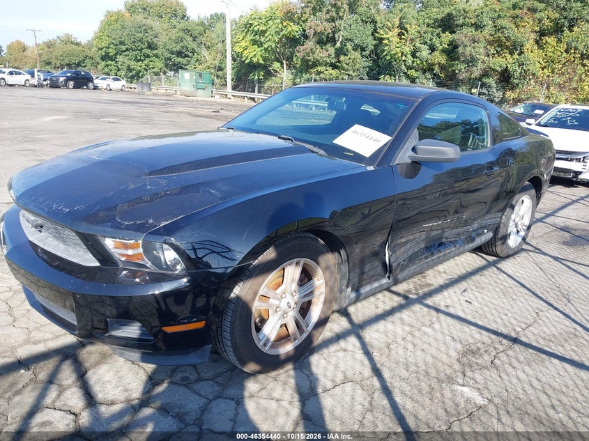 2011 FORD MUSTANG V6 · Фото 6