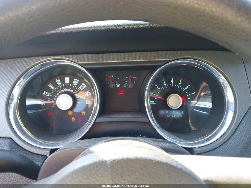 2011 FORD MUSTANG V6 · Фото 7