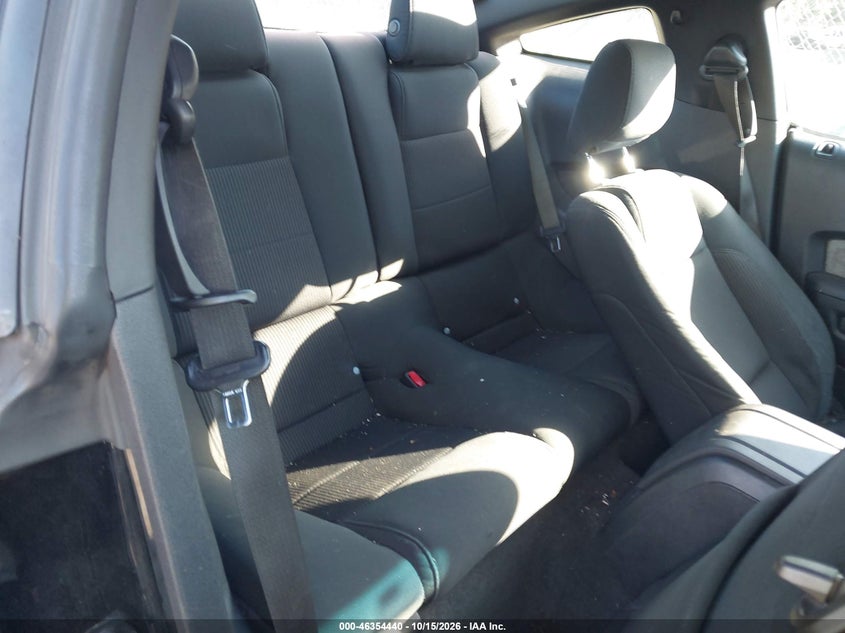 2011 FORD MUSTANG V6 · Фото 8