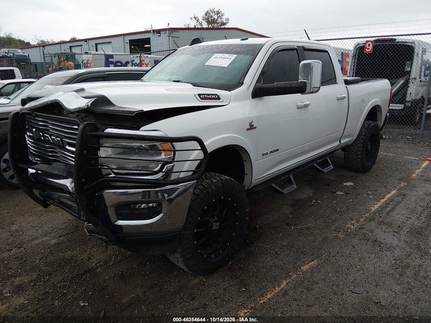 2021 Ram 2500 Laramie 4X4 6'4 Box, Front End, IAAI, VIN 3C6UR5FL3MG654179 — photo 2