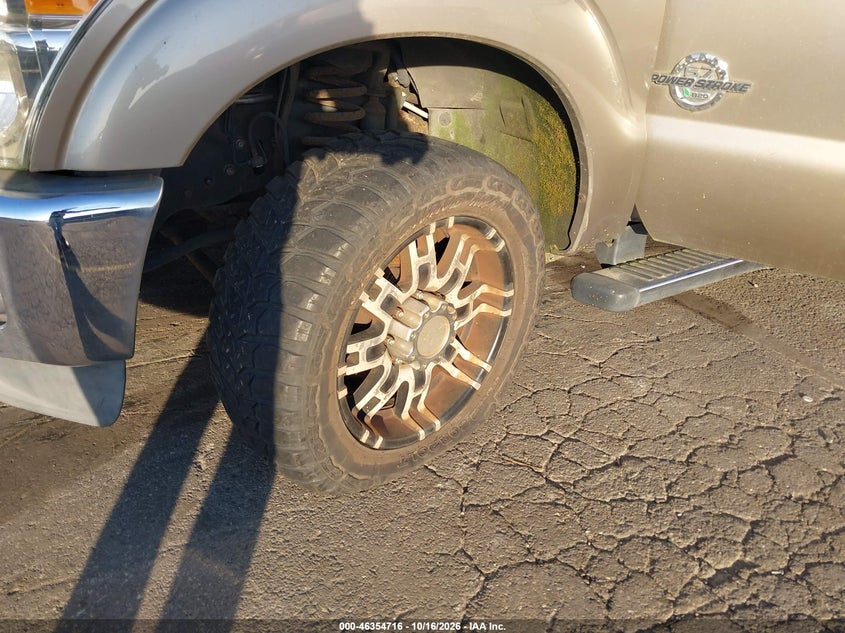 2011 FORD F-250 LARIAT · Фото 6