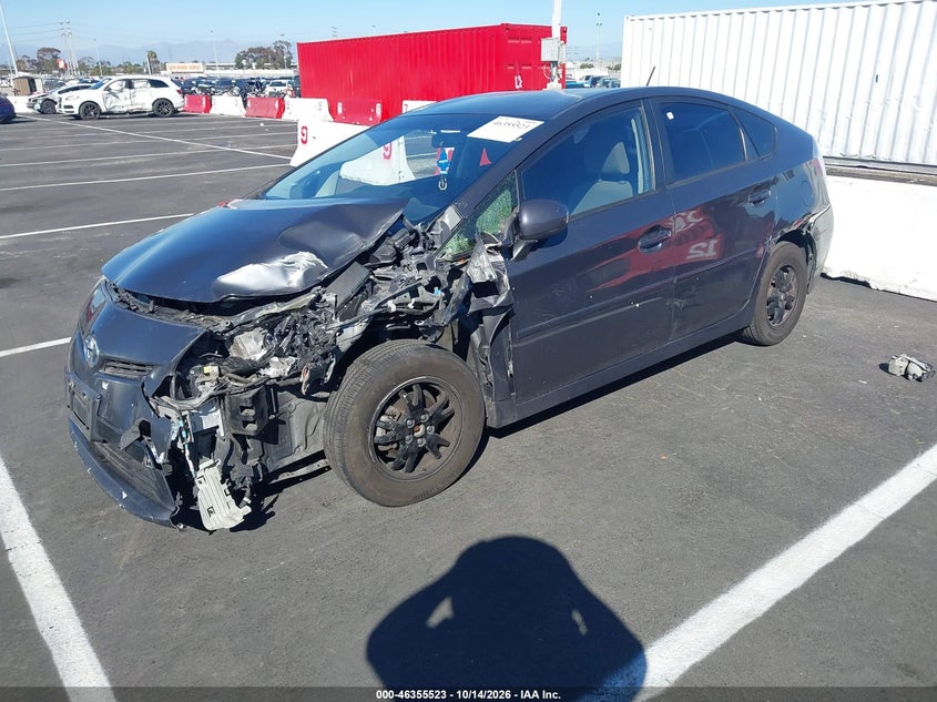 2014 Toyota Prius Three, Left Front, IAAI, VIN JTDKN3DU3E0386588 — photo 2