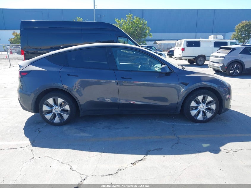 TESLA MODEL Y - zdjęcie 13