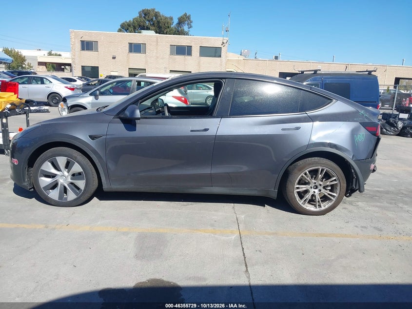 TESLA MODEL Y - zdjęcie 14
