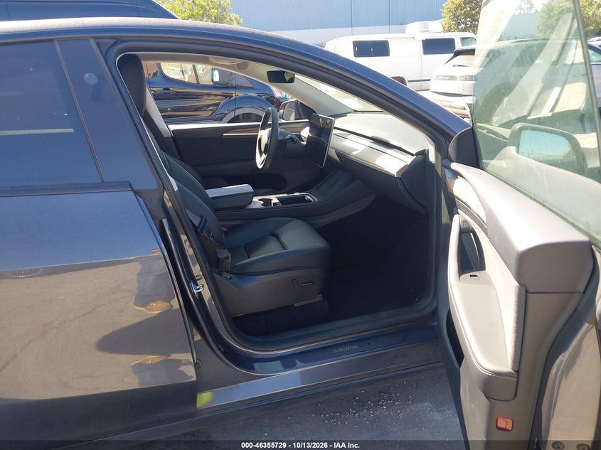 TESLA MODEL Y - zdjęcie 5