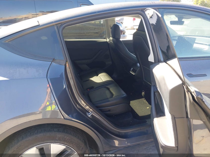 TESLA MODEL Y - zdjęcie 8
