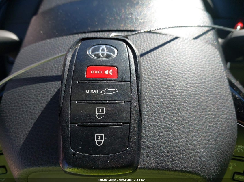 TOYOTA PRIUS - zdjęcie 11