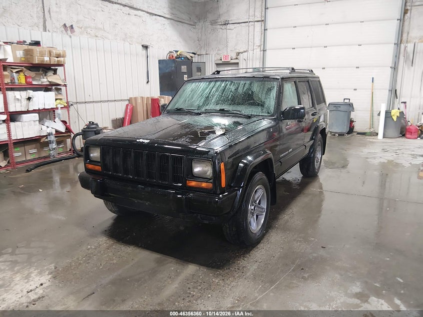 2000 Jeep Cherokee Classic, Rear, IAAI, VIN 1J4FF58S0YL109526 — photo 2