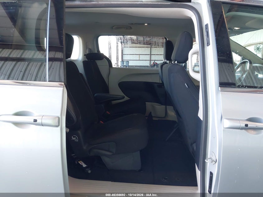CHRYSLER VOYAGER 2022 VIN 2C4RC1CG7NR141531