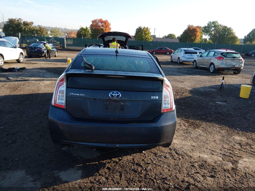 TOYOTA PRIUS - zdjęcie 16