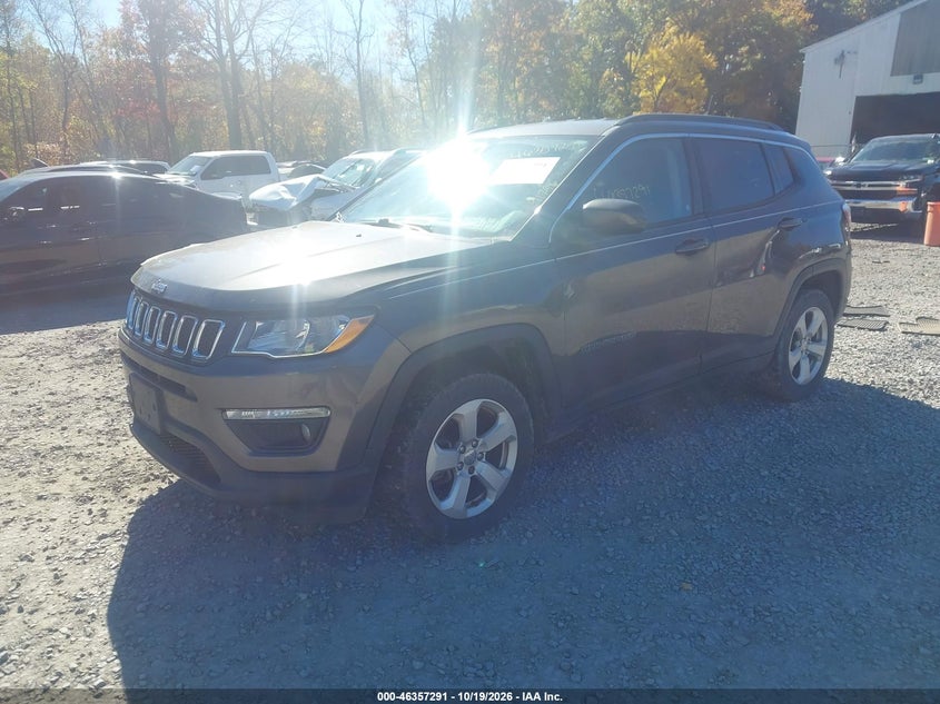 2020 Jeep Compass Latitude 4X4, Right Front, IAAI, VIN 3C4NJDBB1LT100429 — photo 2
