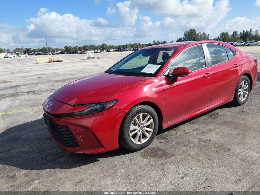 2025 Toyota Camry Le, Right Front, IAAI, VIN 4T1DAACK2SU000283 — photo 2