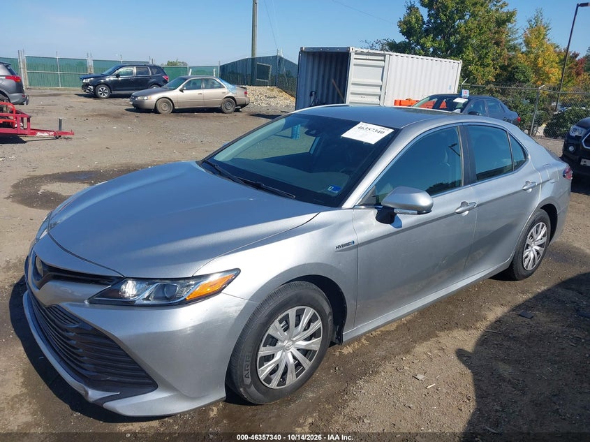 TOYOTA CAMRY HYBRID - zdjęcie 2
