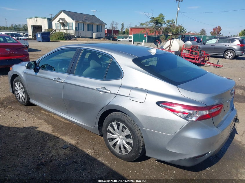 TOYOTA CAMRY HYBRID - zdjęcie 3