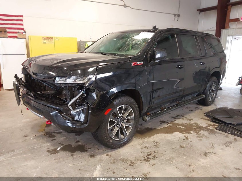 2021 Chevrolet Suburban 4Wd Z71, Front End, IAAI, VIN 1GNSKDKD7MR345822 — photo 2