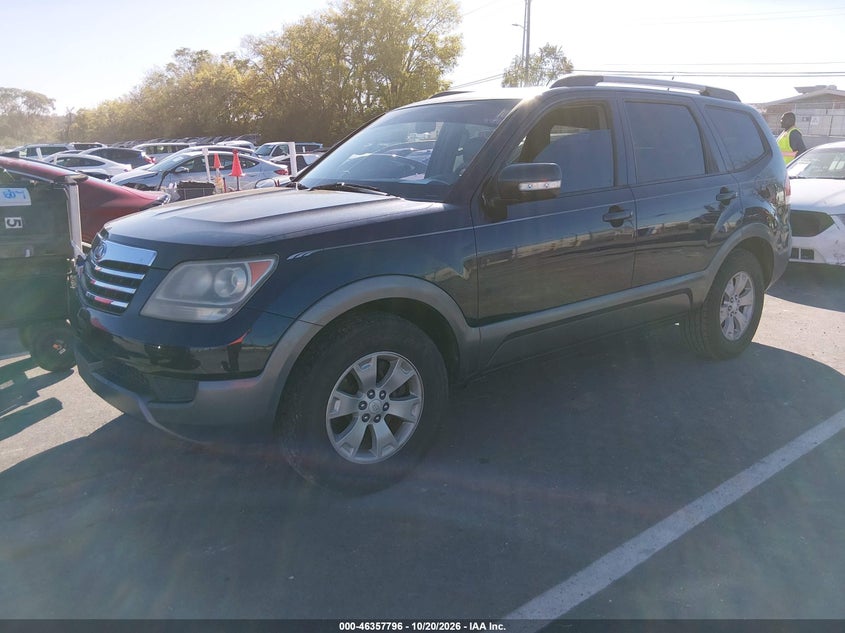 2009 KIA BORREGO LX · Photo 2