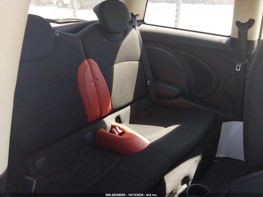 2012 MINI COOPER · Фото 8