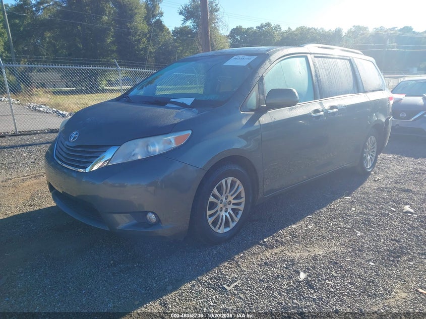 2014 Toyota Sienna Xle V6 8 Passenger, Rear, IAAI, VIN 5TDYK3DC0ES496795 — photo 2