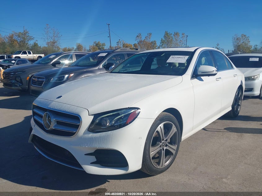 2018 Mercedes-Benz E 300 4Matic, Right Front, IAAI, VIN WDDZF4KB4JA381574 — photo 2