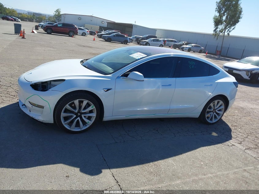 TESLA MODEL 3 - zdjęcie 15