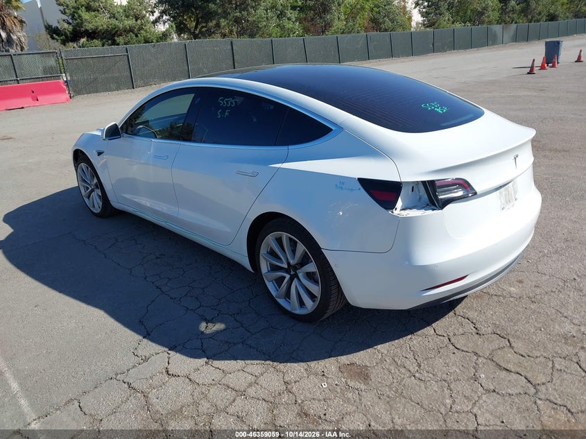 TESLA MODEL 3 - zdjęcie 3