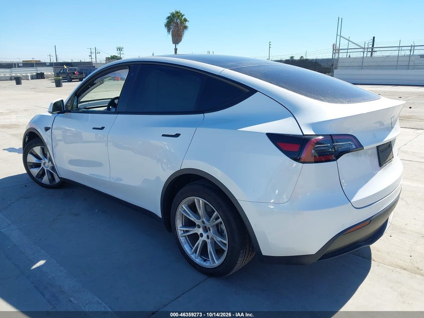 Vin: 5yjygaee0mf302677, lot: 46859552, tesla model y long range dual motor all-wheel drive 20213