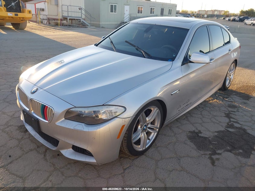 2011 BMW 5 SERIES 550I · Фото 2