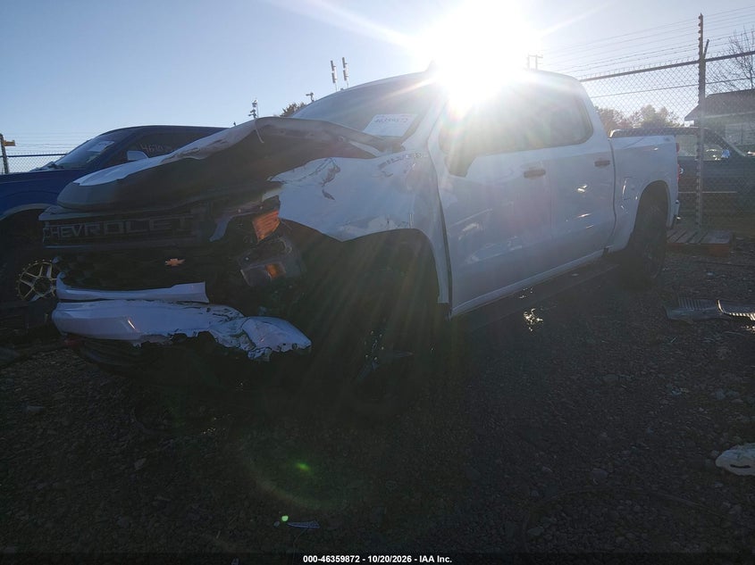 2025 Chevrolet Silverado 1500 4Wd Short Bed Custom, Front End, IAAI, VIN 1GCPKBEK3SZ302444 — photo 2