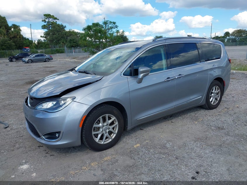 Vin: 2c4rc1bg8lr148017, lot: 46860259, chrysler pacifica touring l 20202