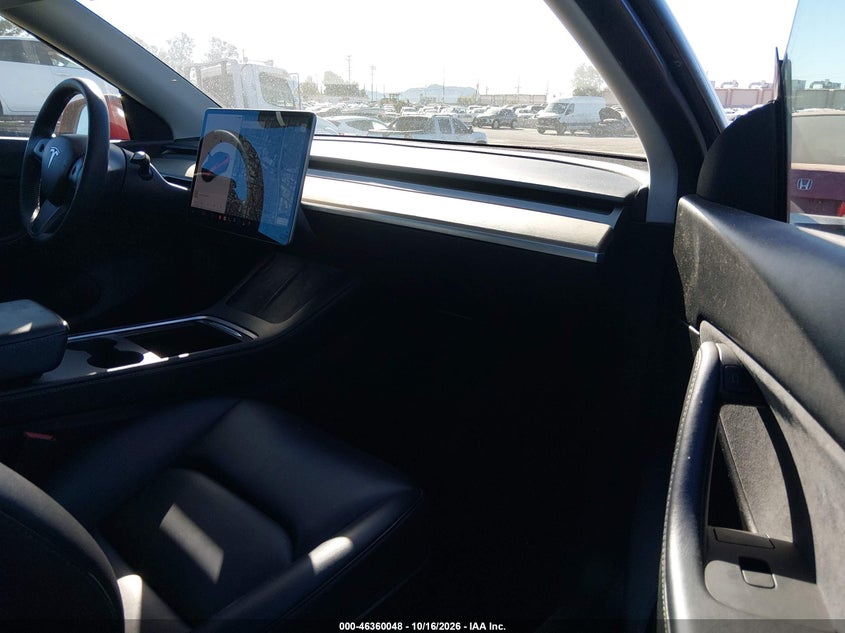 TESLA MODEL Y - zdjęcie 5