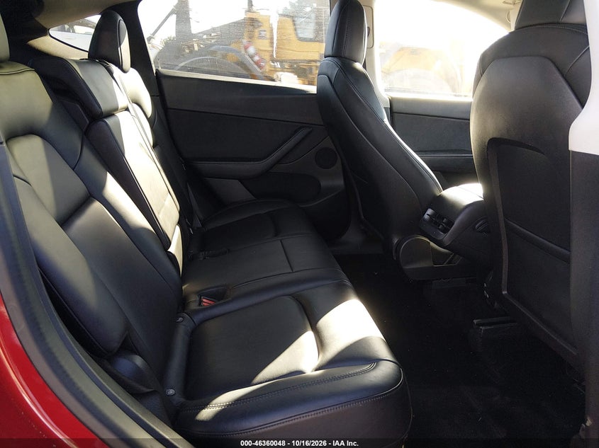 TESLA MODEL Y - zdjęcie 8