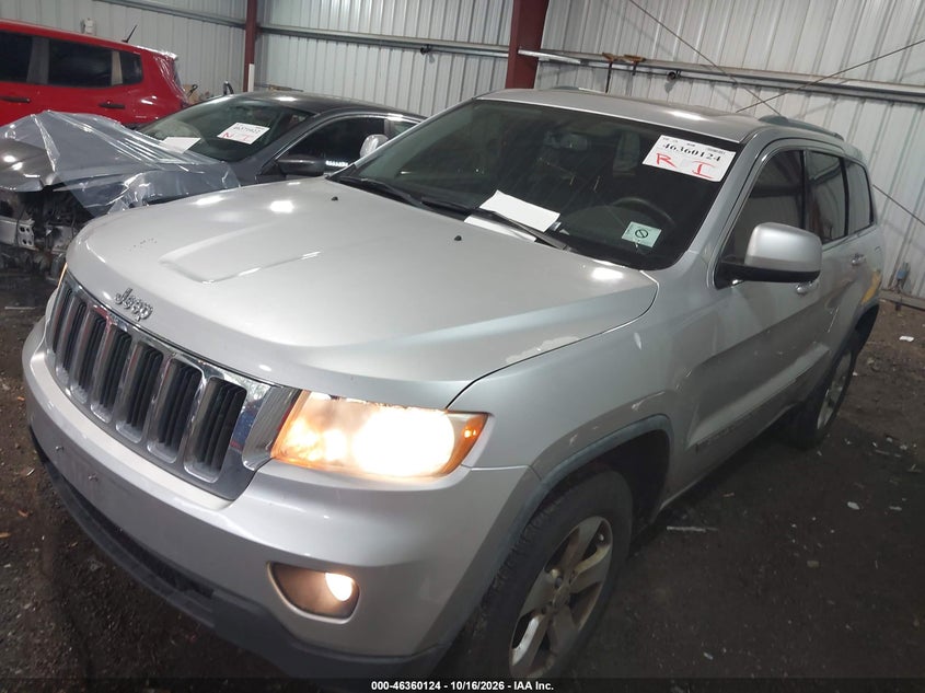 2011 Jeep Grand Cherokee Laredo, Flood, IAAI, VIN 1J4RR4GG2BC636454 — photo 2