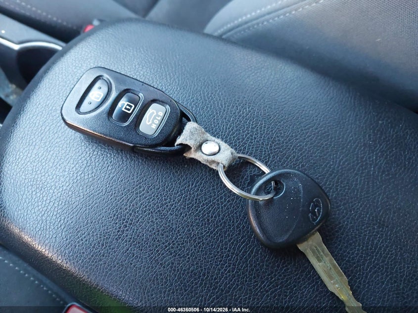 2016 HYUNDAI ELANTRA SE · Photo 11