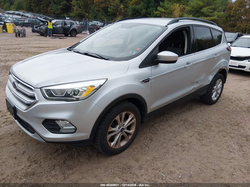 Vin: 1fmcu9gd8hua16591, lot: 46861200, ford escape se 20172