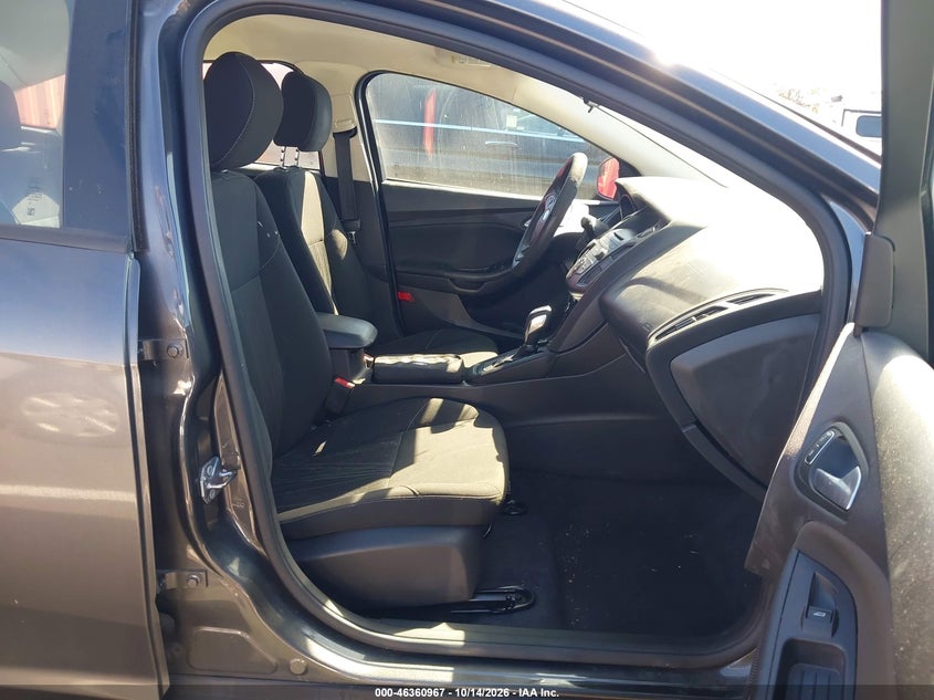 2015 FORD FOCUS SE · Фото 5