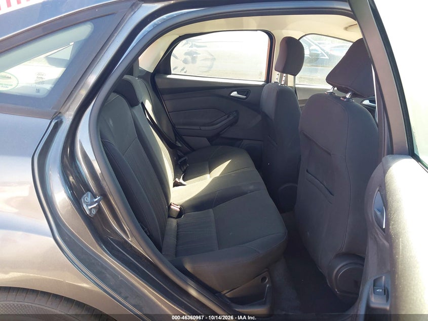 2015 FORD FOCUS SE · Фото 8
