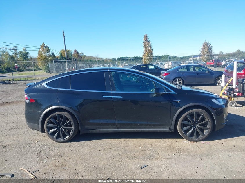 TESLA MODEL X - zdjęcie 13