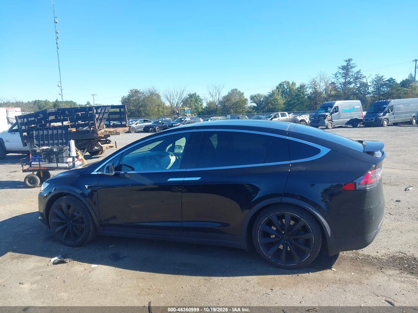 TESLA MODEL X - zdjęcie 14